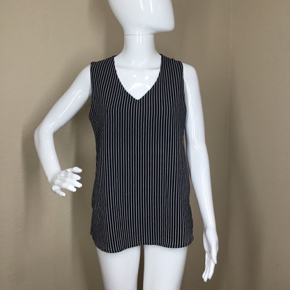 Halogen V-Neck Shell C4 - Picture 1 of 5